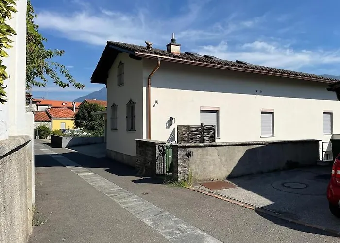 Dom wakacyjny Casa Enrica - Bilocale A Con Giardino *