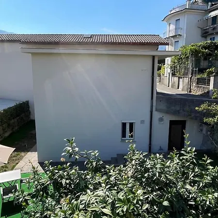 Casa Enrica - Bilocale A Con Giardino Feriehus Solduno